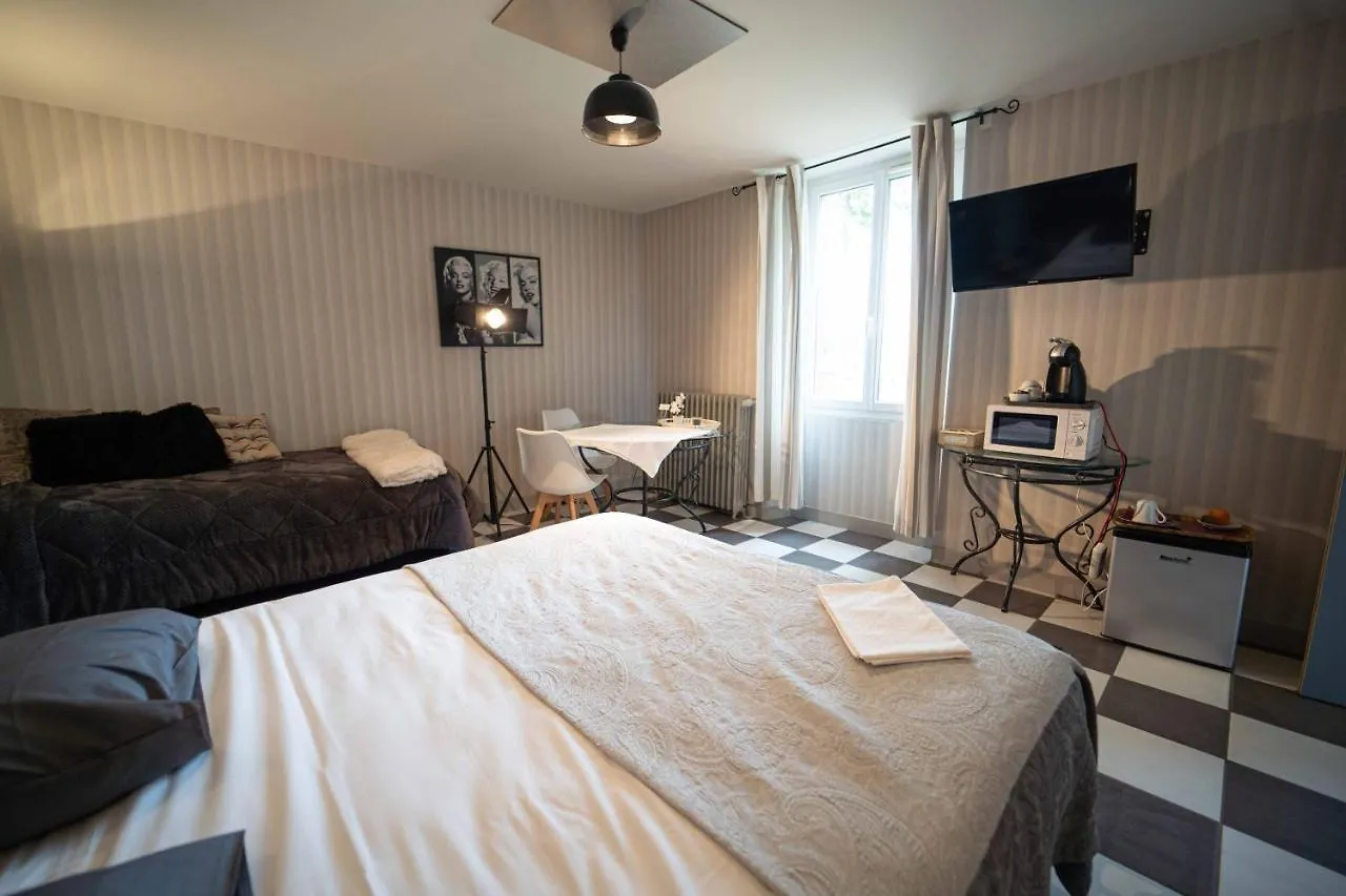 Boutik Hotel O'Domaine Chis Bed & Breakfast