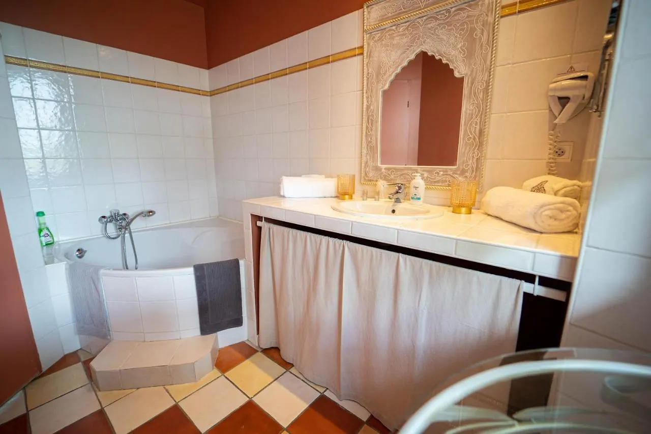Boutik Hotel O'Domaine Chis 3*,