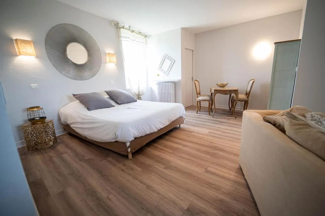 Boutik Hotel O'Domaine Chis Bed & Breakfast