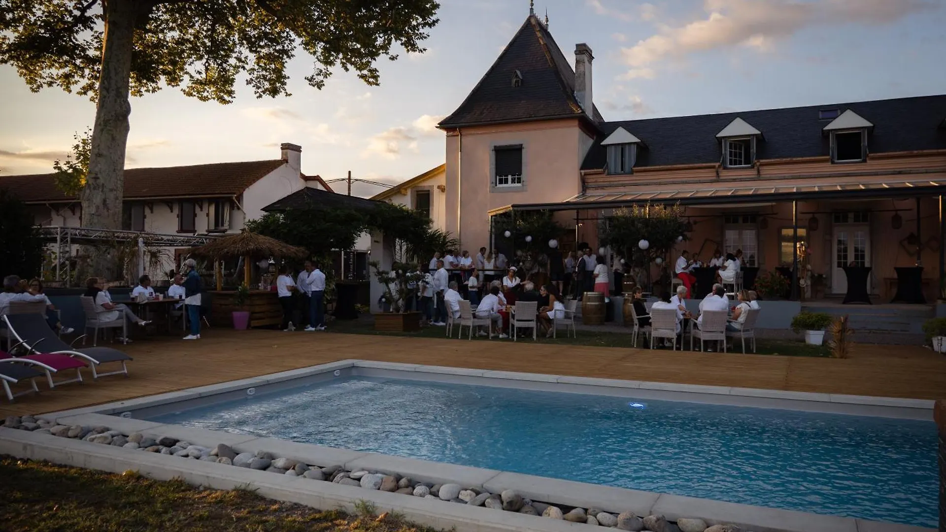 Boutik Hotel O'Domaine Chis Bed & Breakfast